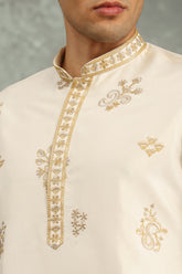 Innayat Kurta Set