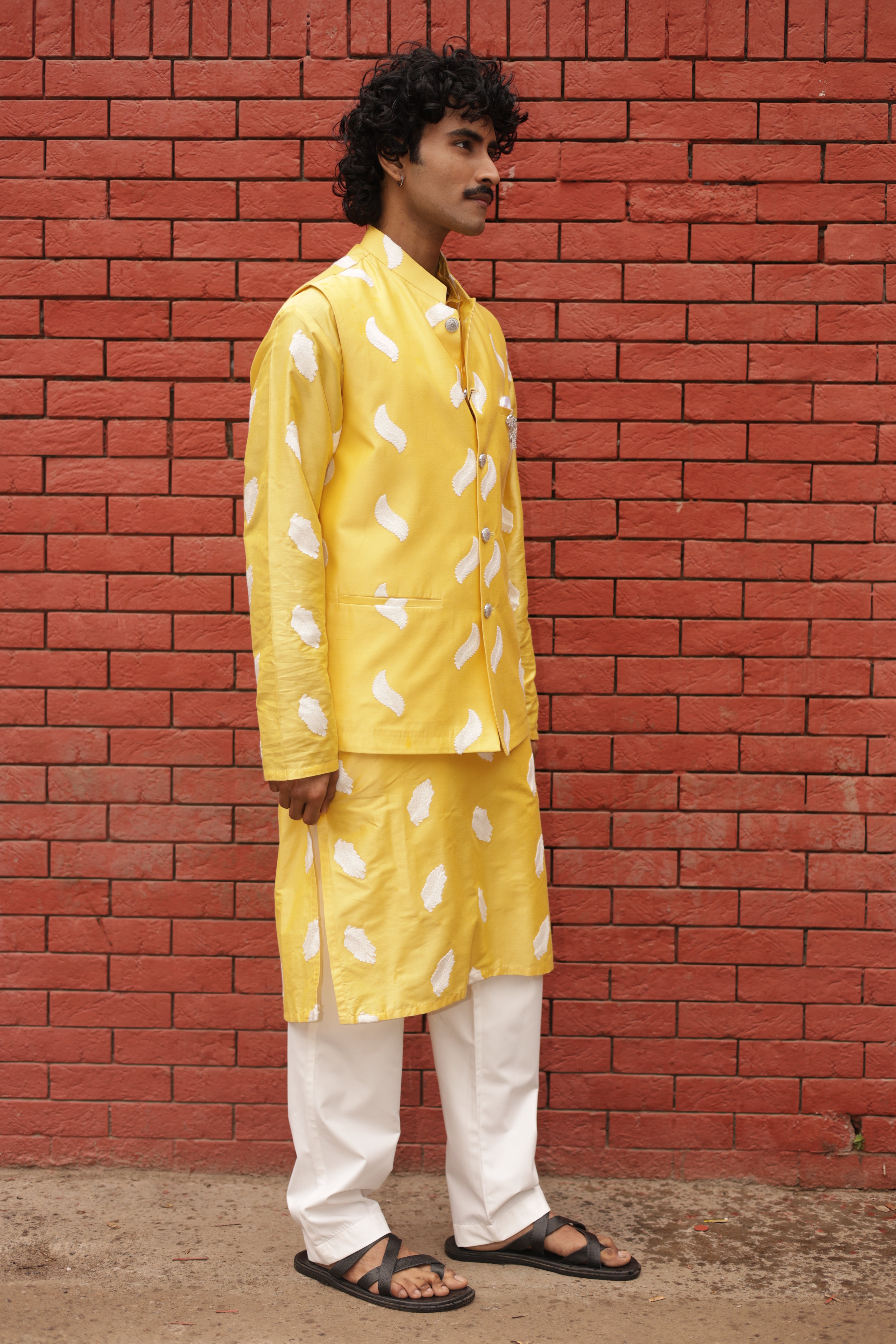 Peeli Dhoop