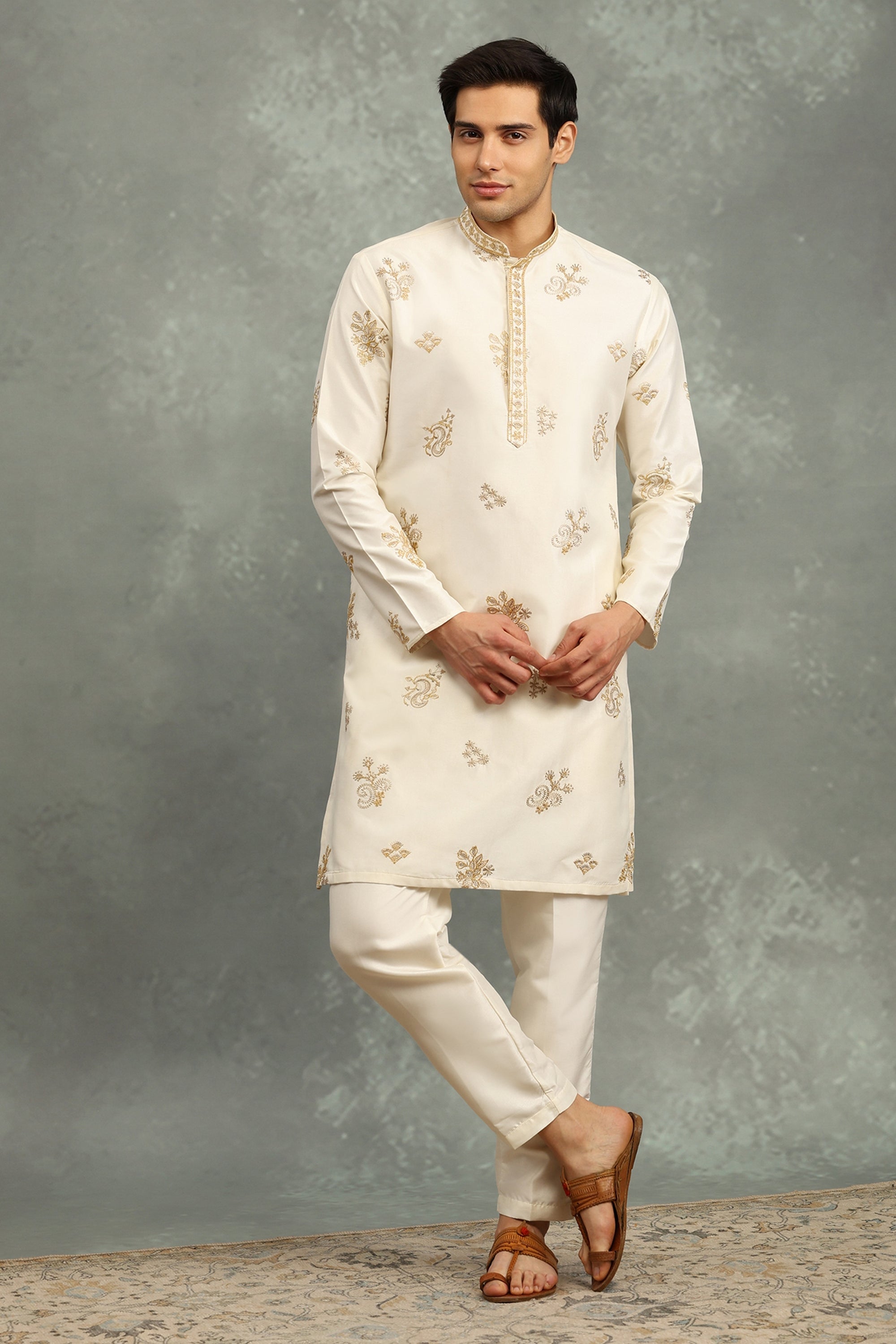 Innayat Kurta Set