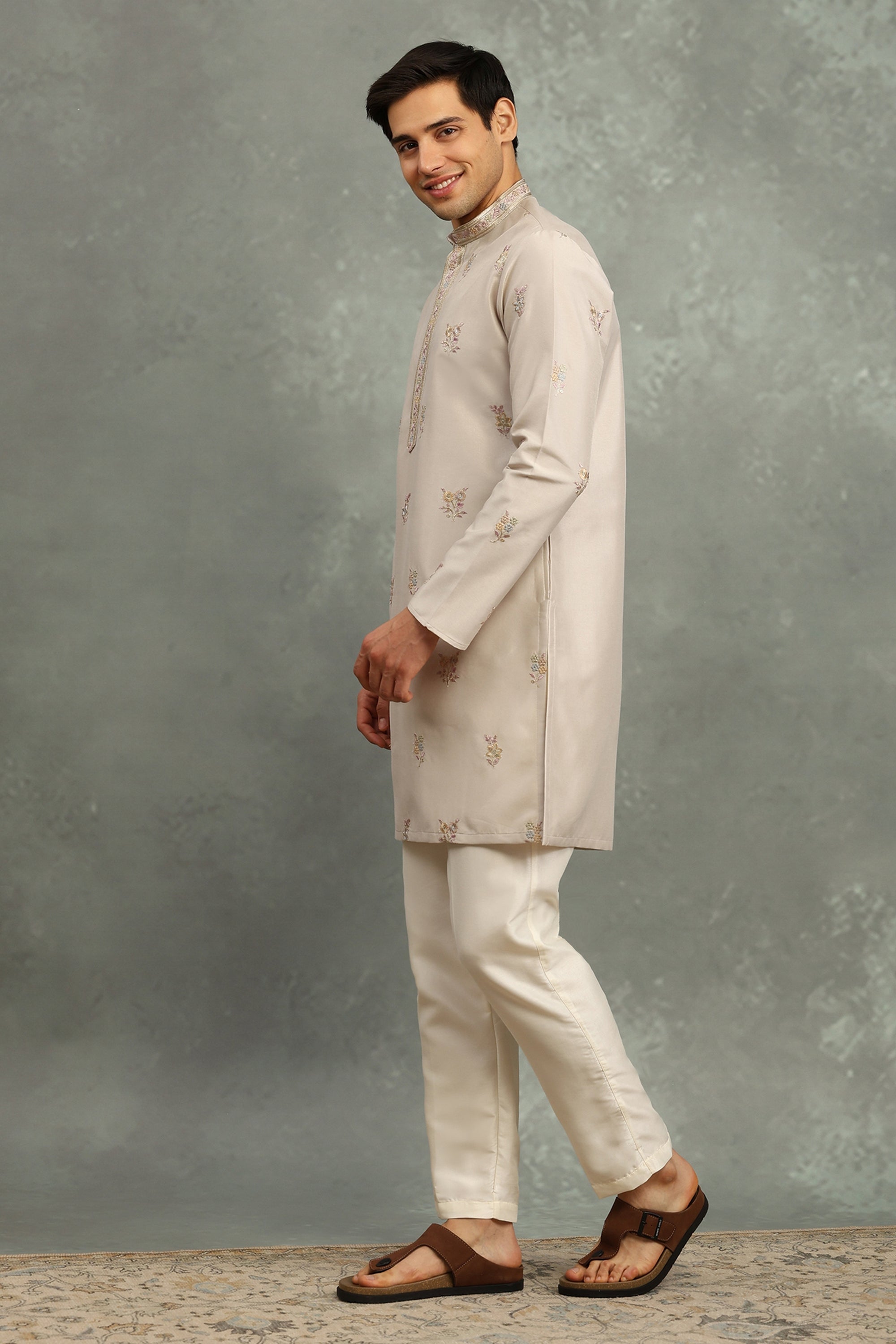Pehlu Kurta Set