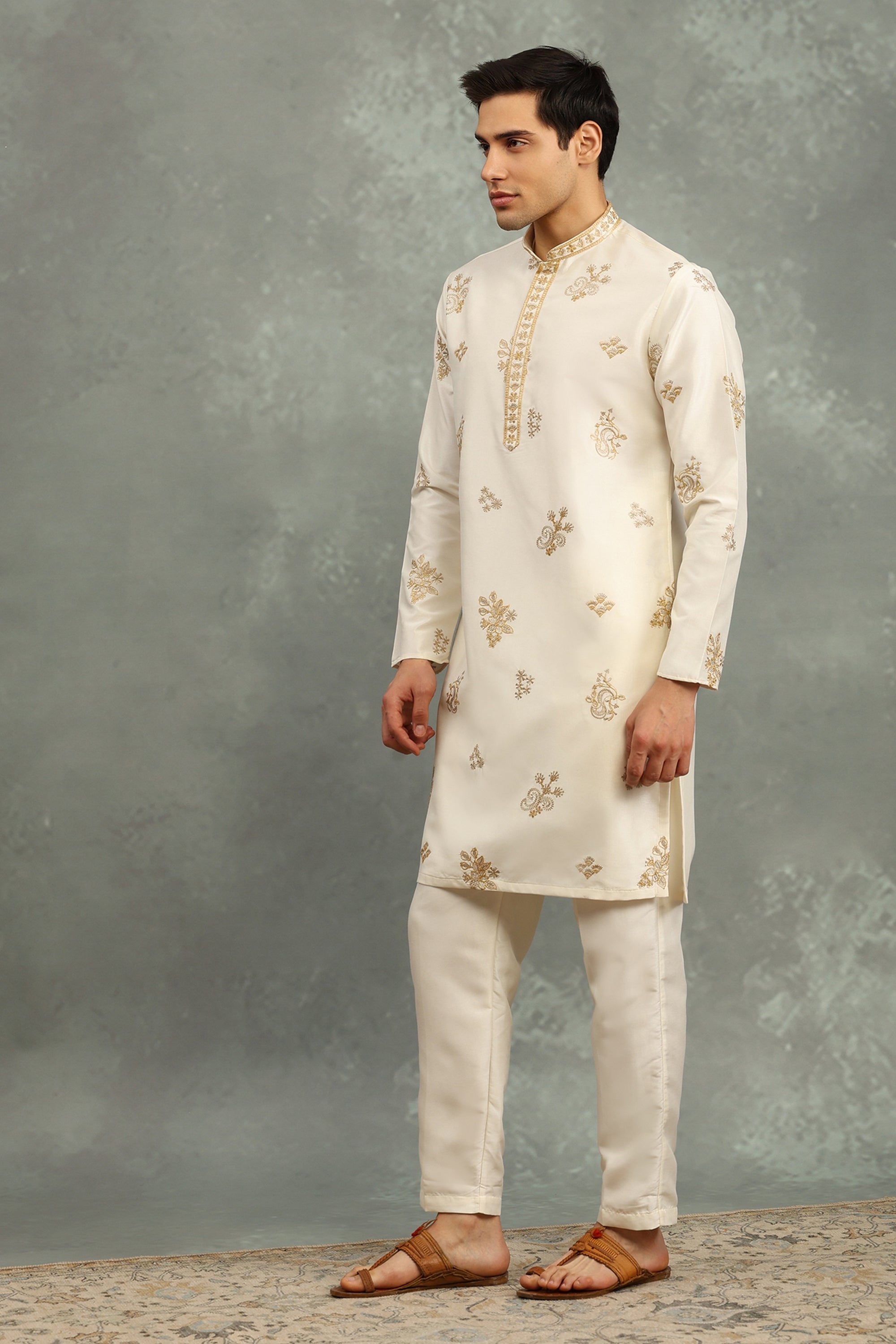 Innayat Kurta Set