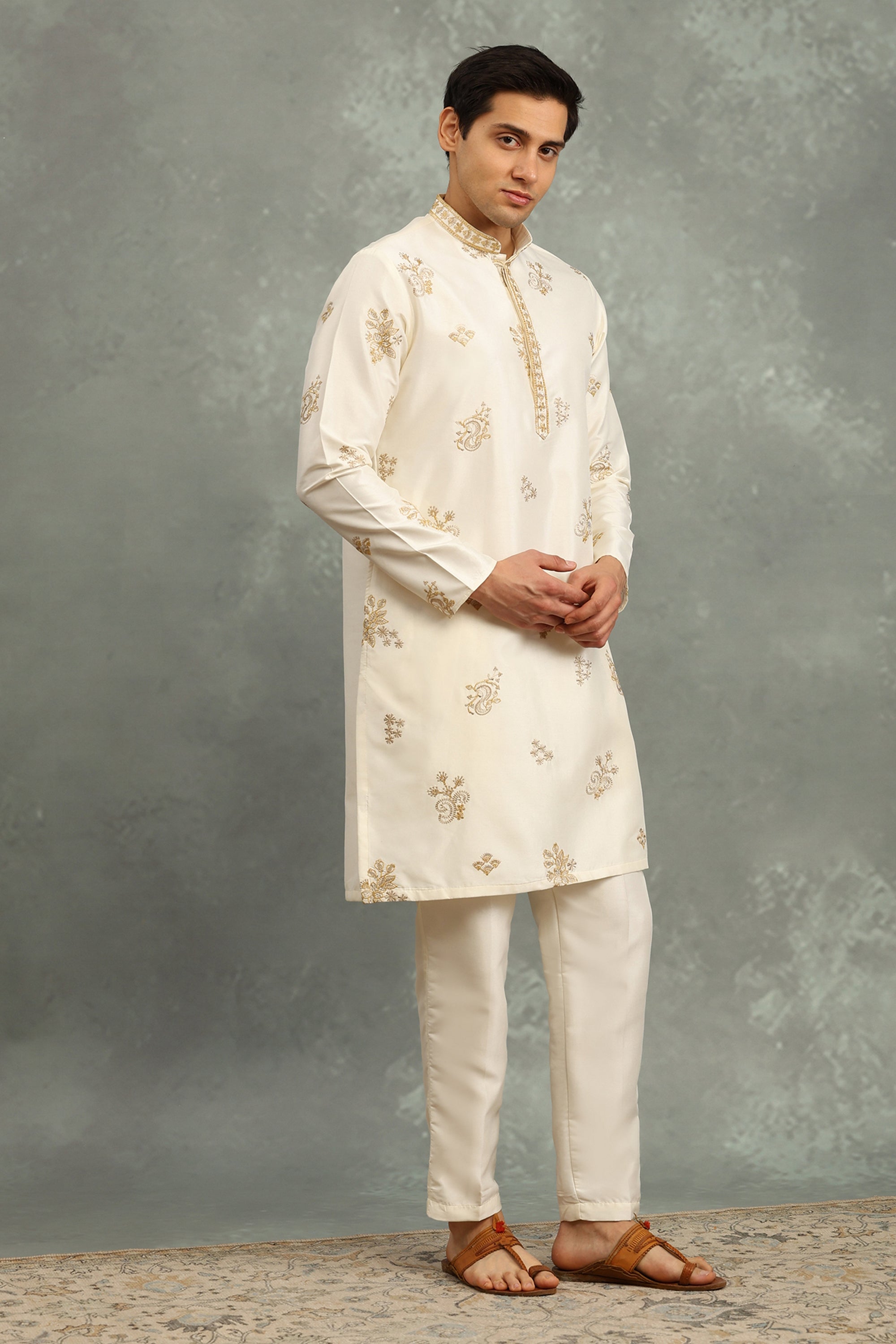 Innayat Kurta Set
