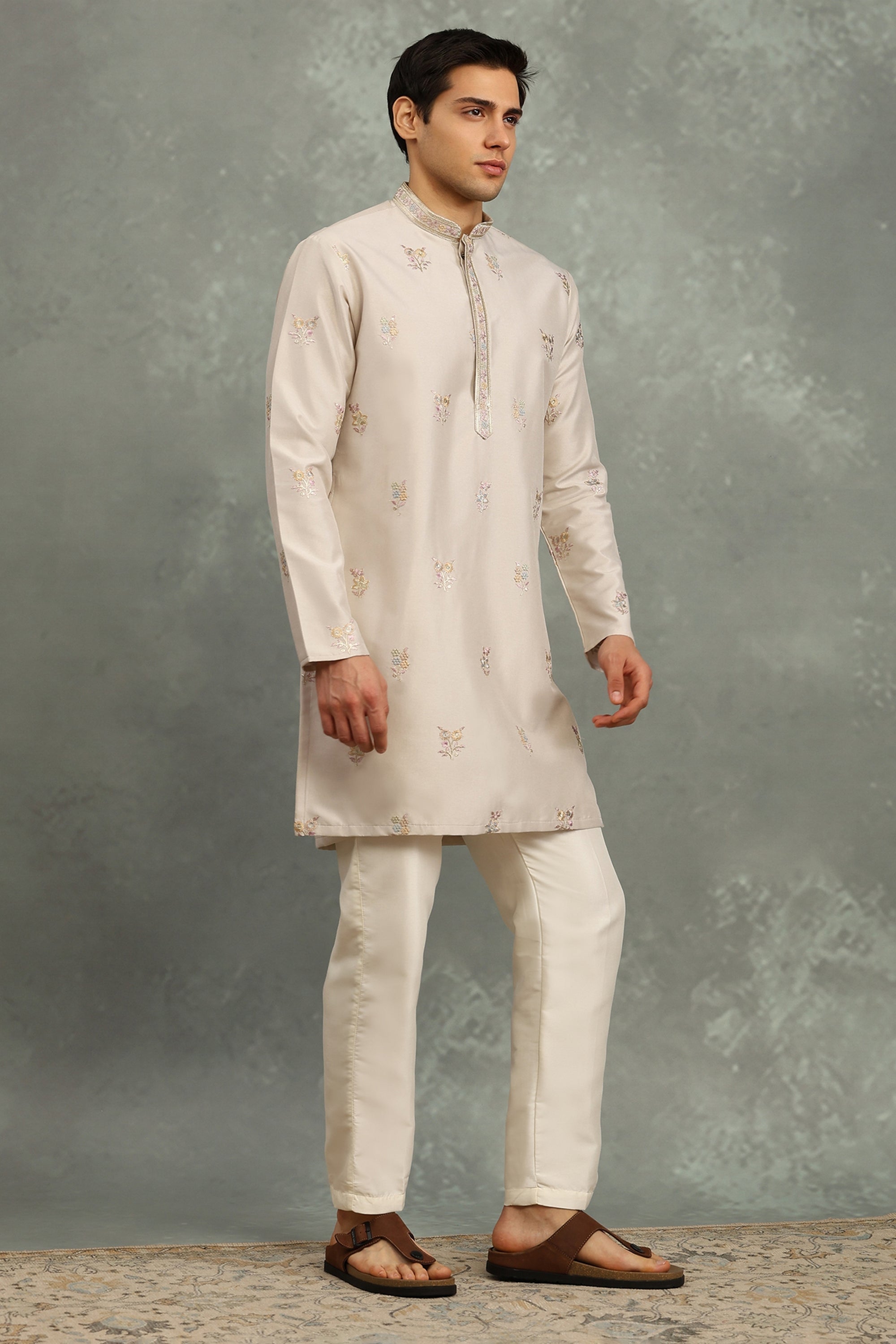 Pehlu Kurta Set