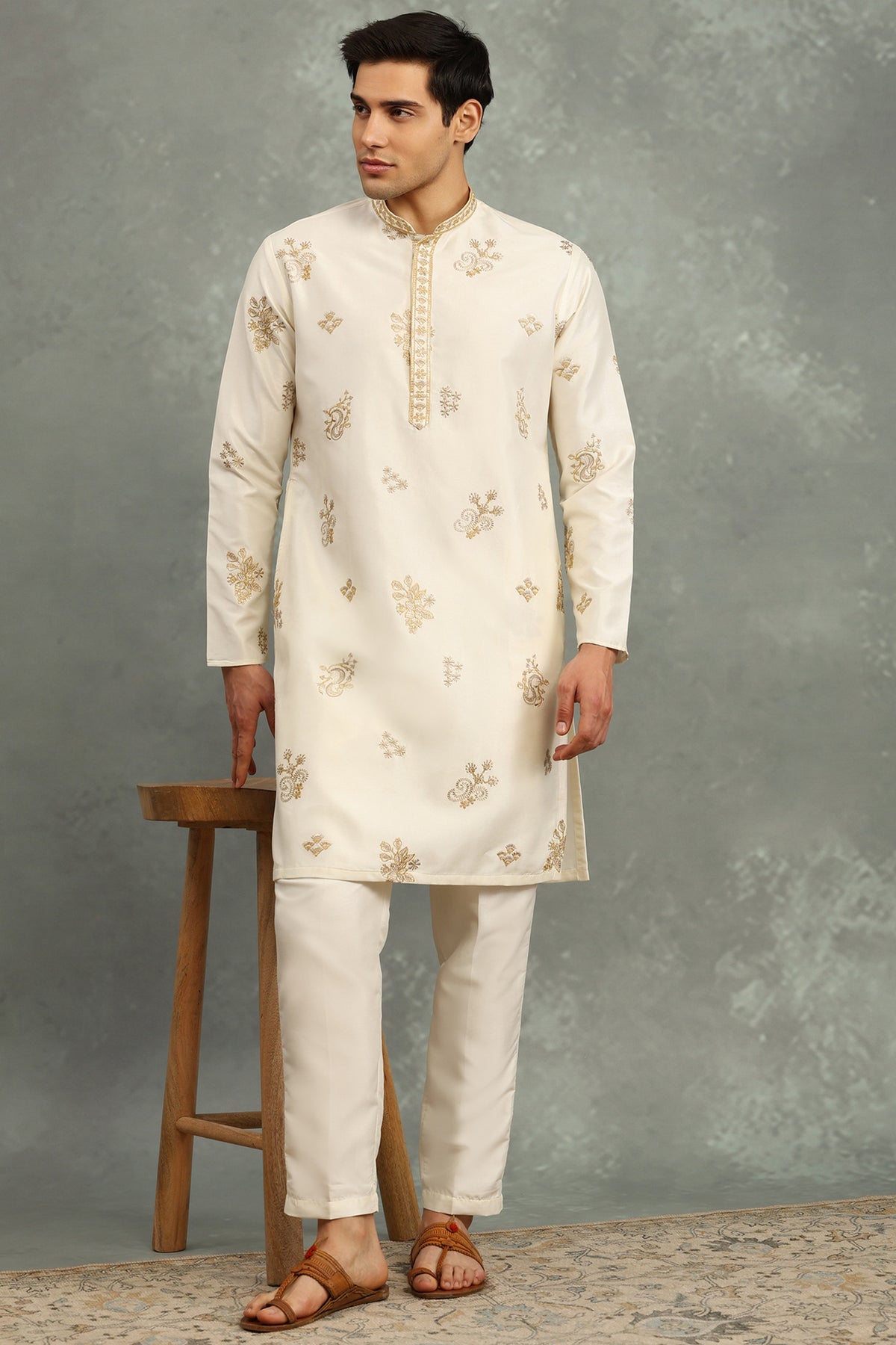 Innayat Kurta Set