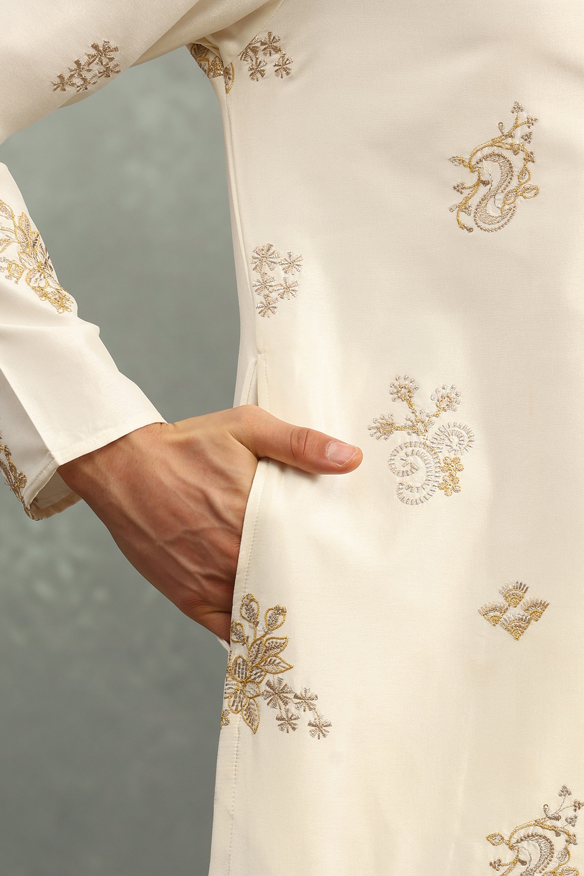 Innayat Kurta Set