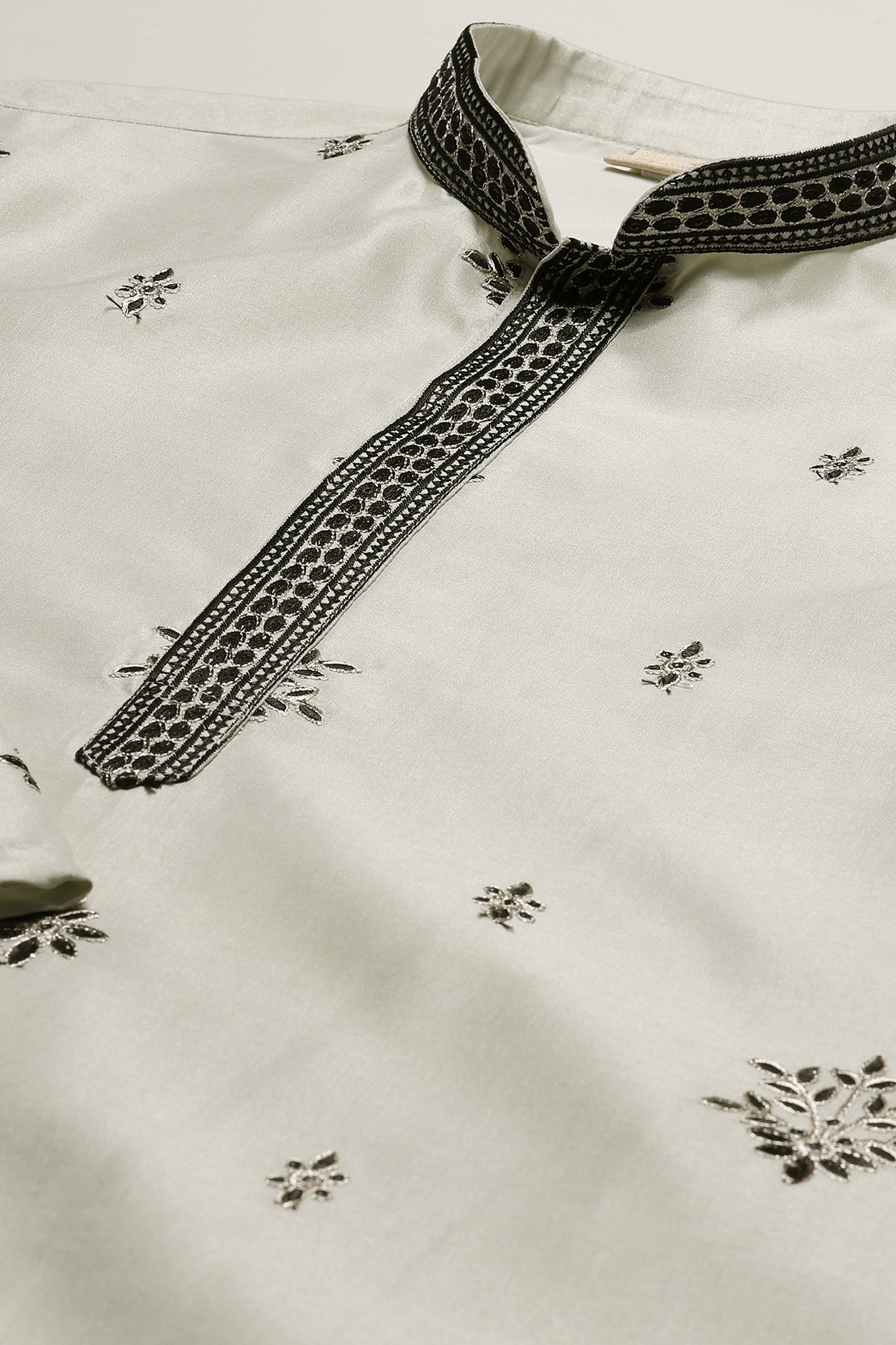 Saaz Kurta Set