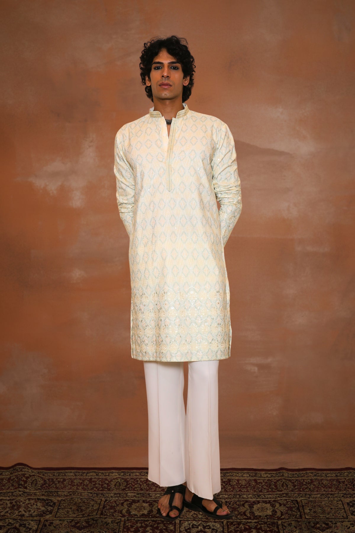 Dhaaga-e-Zar kurta and pant set