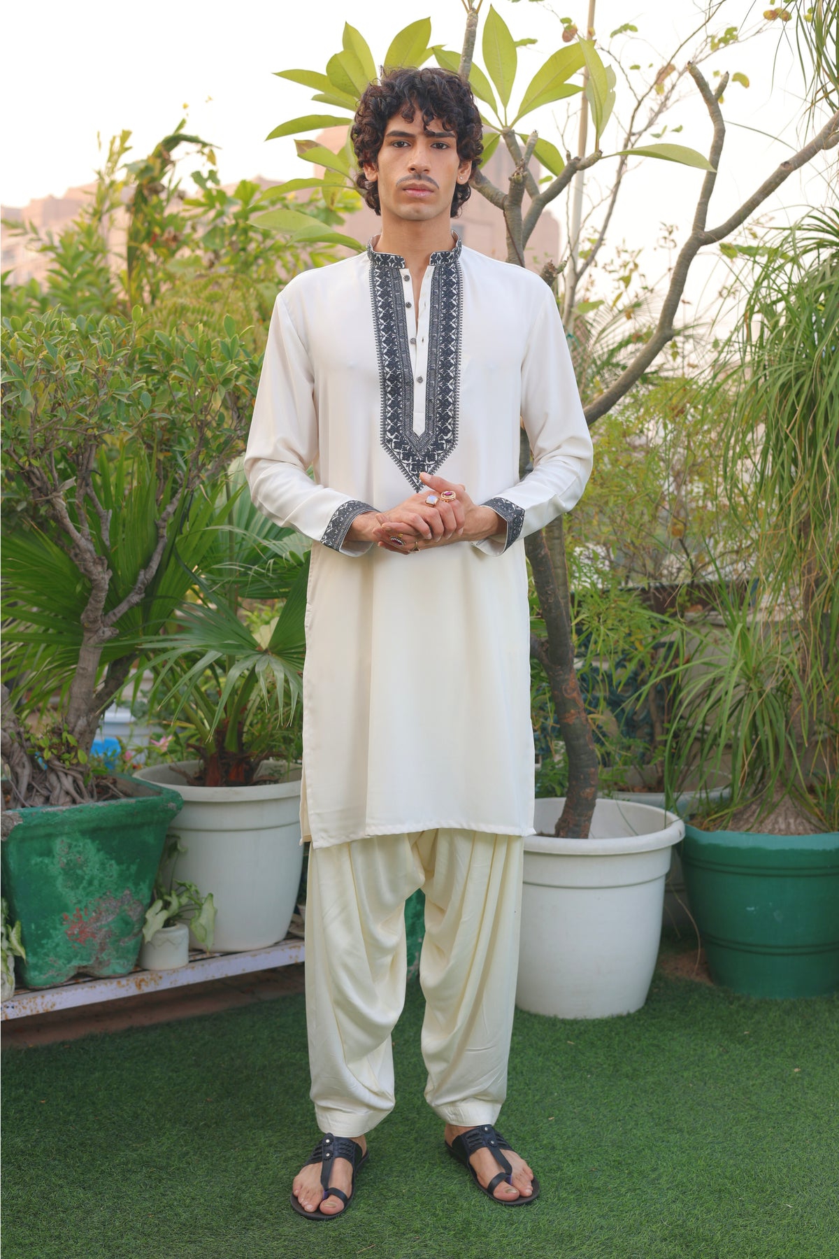 Riwaayat Kurta and Salwar Set